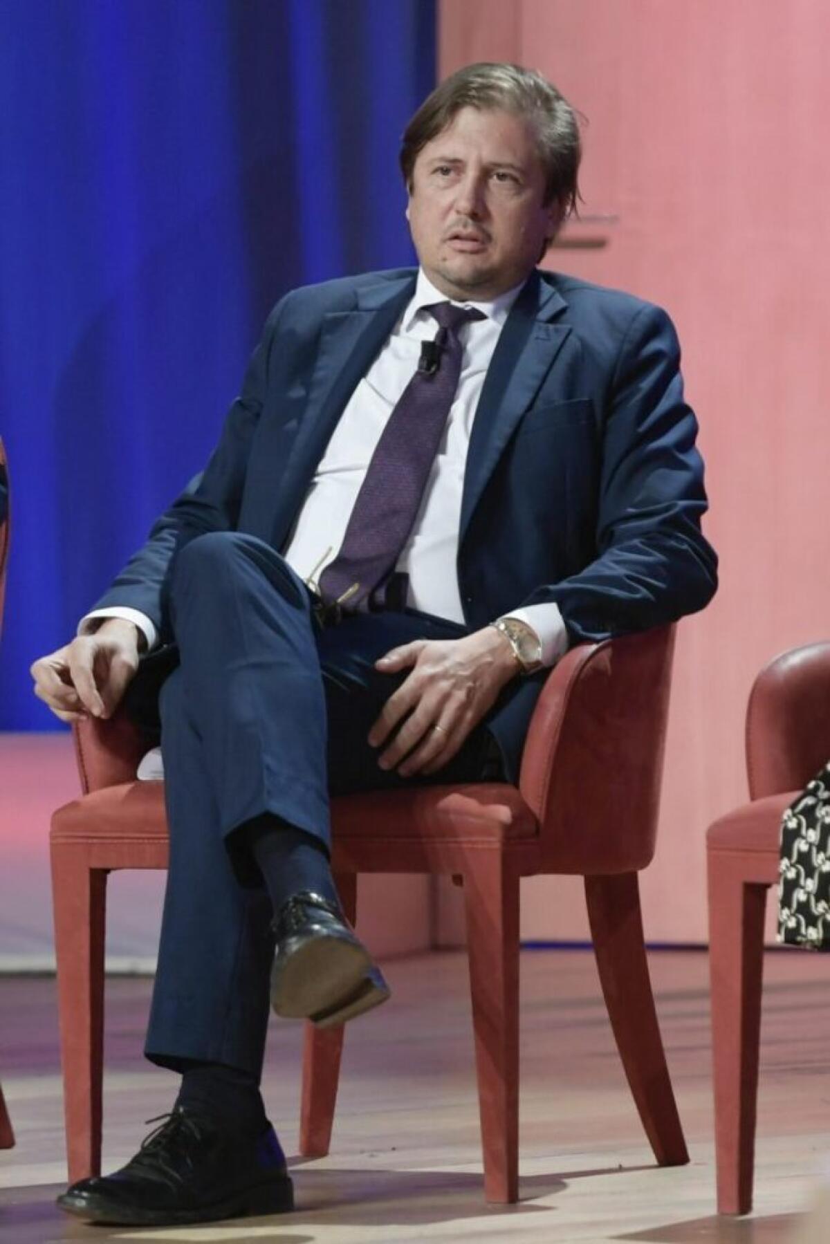 Covid, Sileri “Da maggio spostiamo mascherina da faccia a tasca” - 