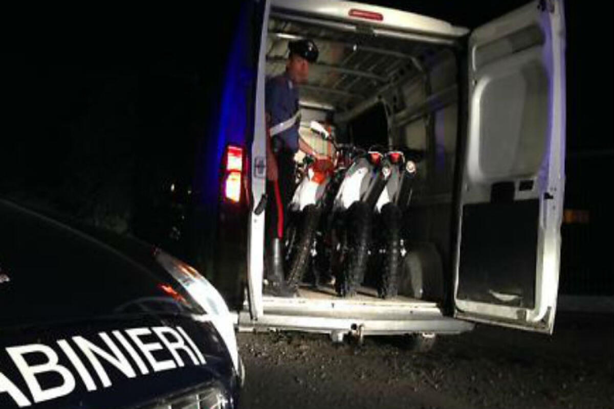 Un furgone per un giro di furti, chiuse indagini: "colpo" anche per una motocicletta - Immagini di repertorio