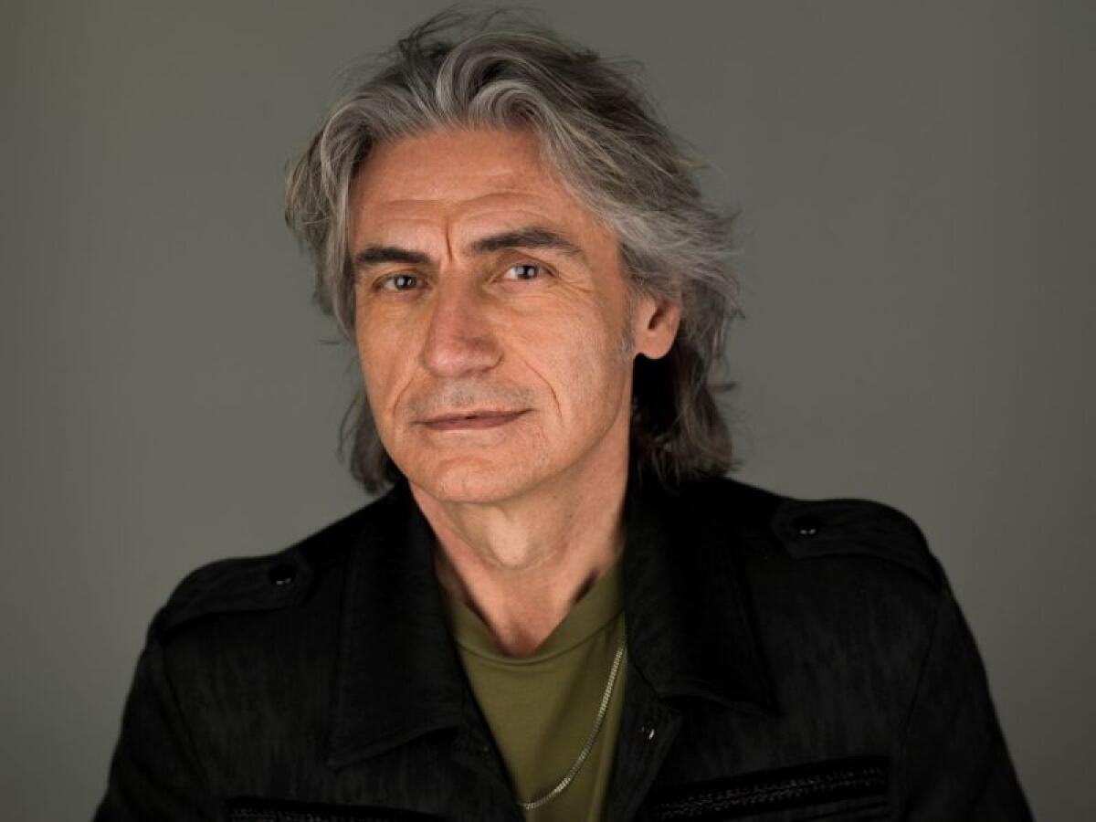 Luciano Ligabue, il 3 maggio esce l’autobiografia “Una storia” - 
