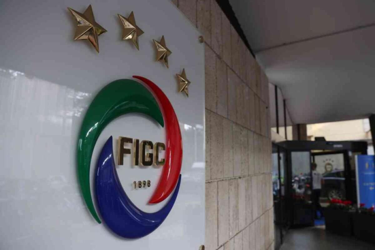 Plusvalenze nel calcio, prosciolti club e dirigenti deferiti - 