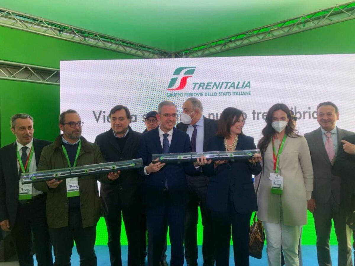 Arriva a Palermo il Blues, primo treno ibrido di Trenitalia - 