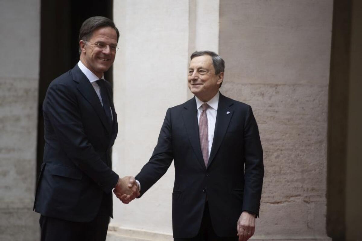 Draghi vede il premier olandese Rutte “Ferma condanna della strage di civili” - 