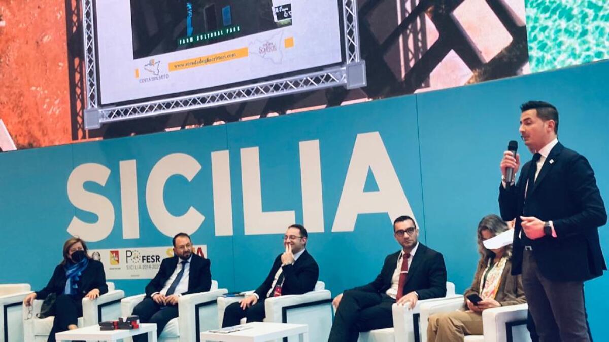 "Costa del Mito", chiusa Bit: "Riscontri per la città e a giugno mostra su Ulisse" - Malluzzo nel corso di un intervento alla Bit