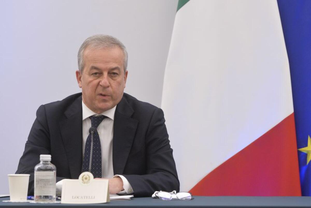 Covid, Locatelli “Andamento casi migliora, ma virus circola” - 