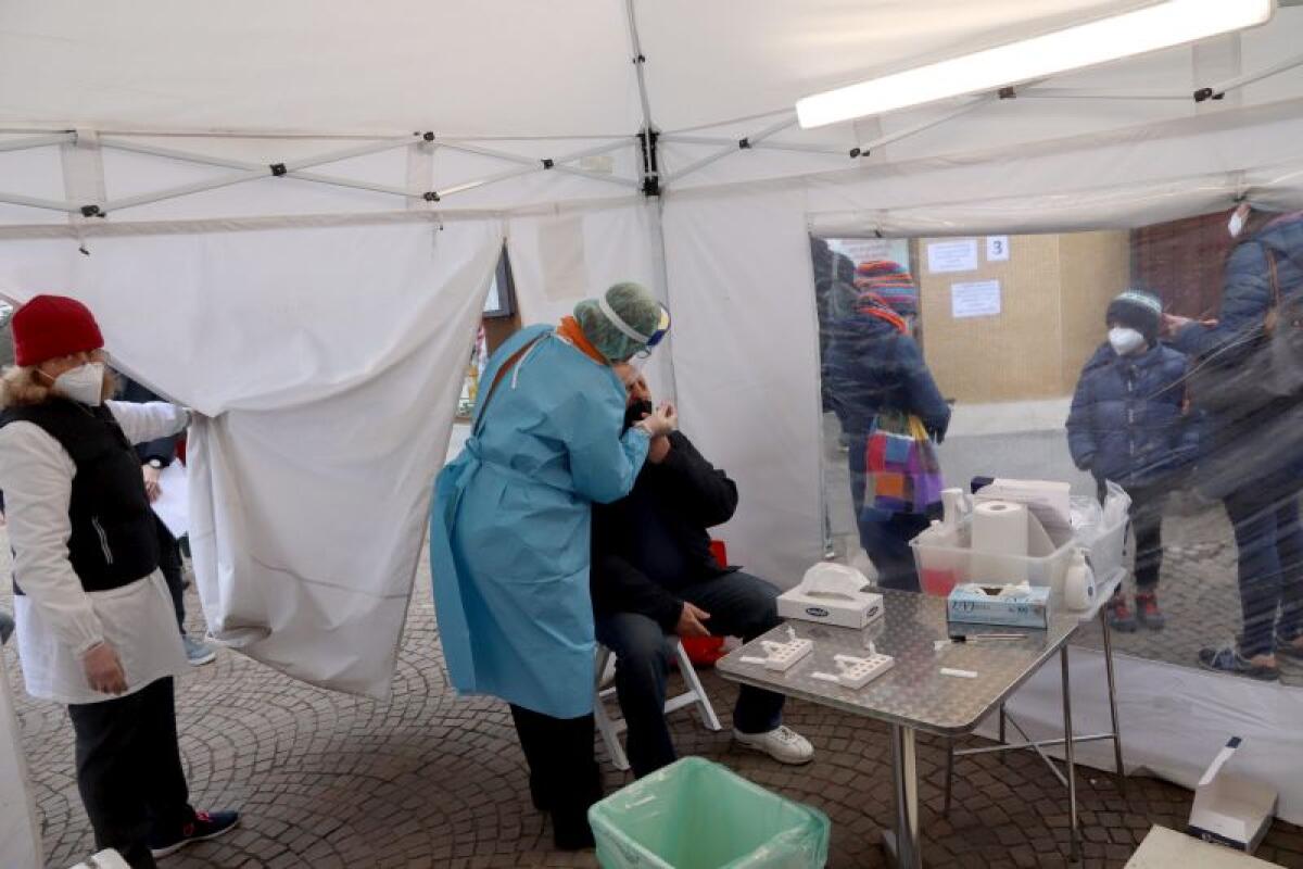 Covid, 28.368 nuovi casi e 115 decessi nelle ultime 24 ore - 