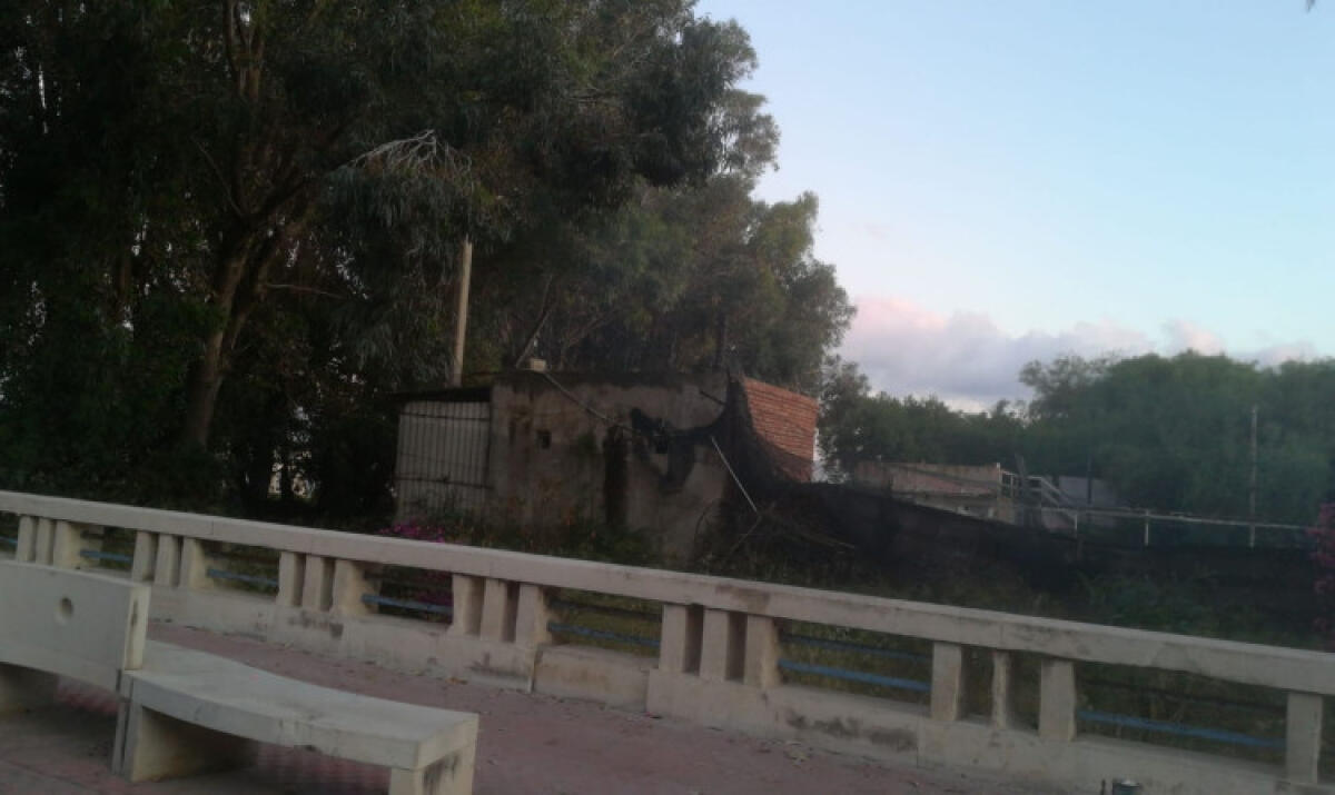 Secondo tratto lungomare e l'ex dogana, riqualifcazione con i finanziamenti ministeriali - Il rudere dell'ex lido "Eden" sul lungomare