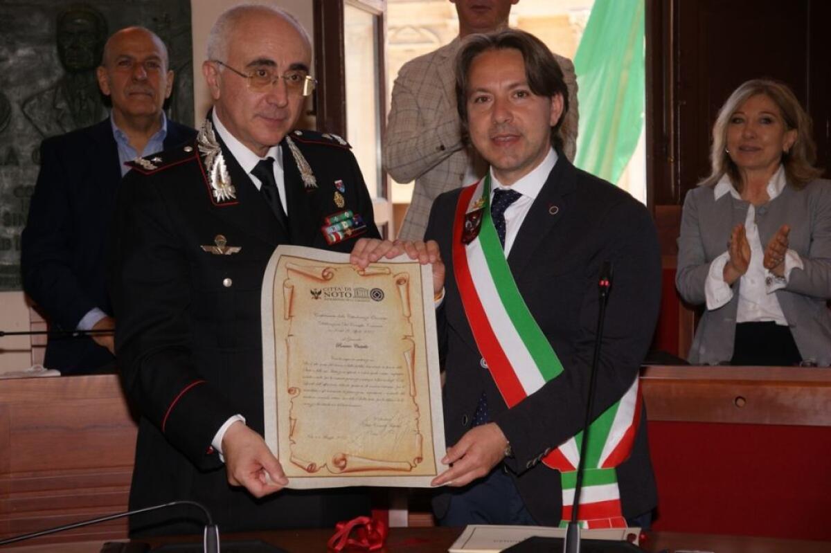 Noto, cittadinanza onoraria al Comandante Legione Carabinieri Sicilia - 