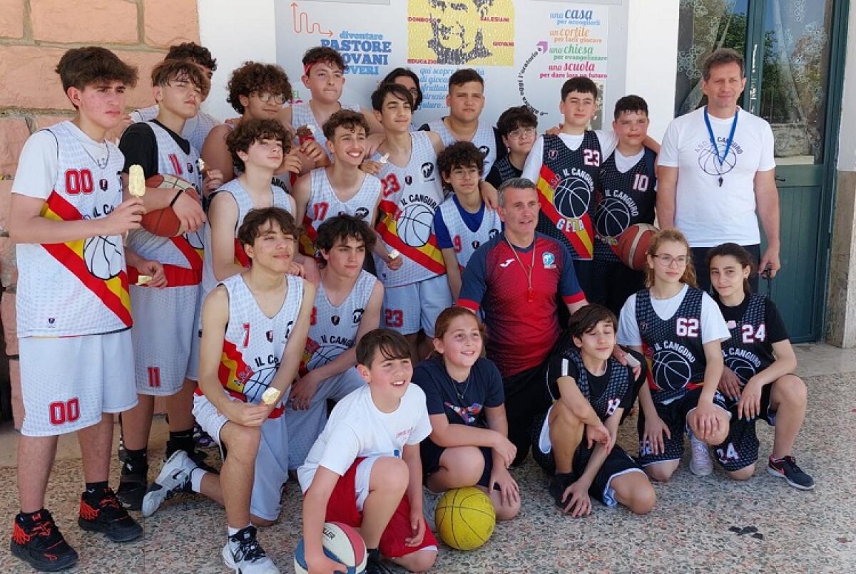 Festa mini basket all'oratorio salesiani con Ideal, Invicta, Canguro e Licata - 