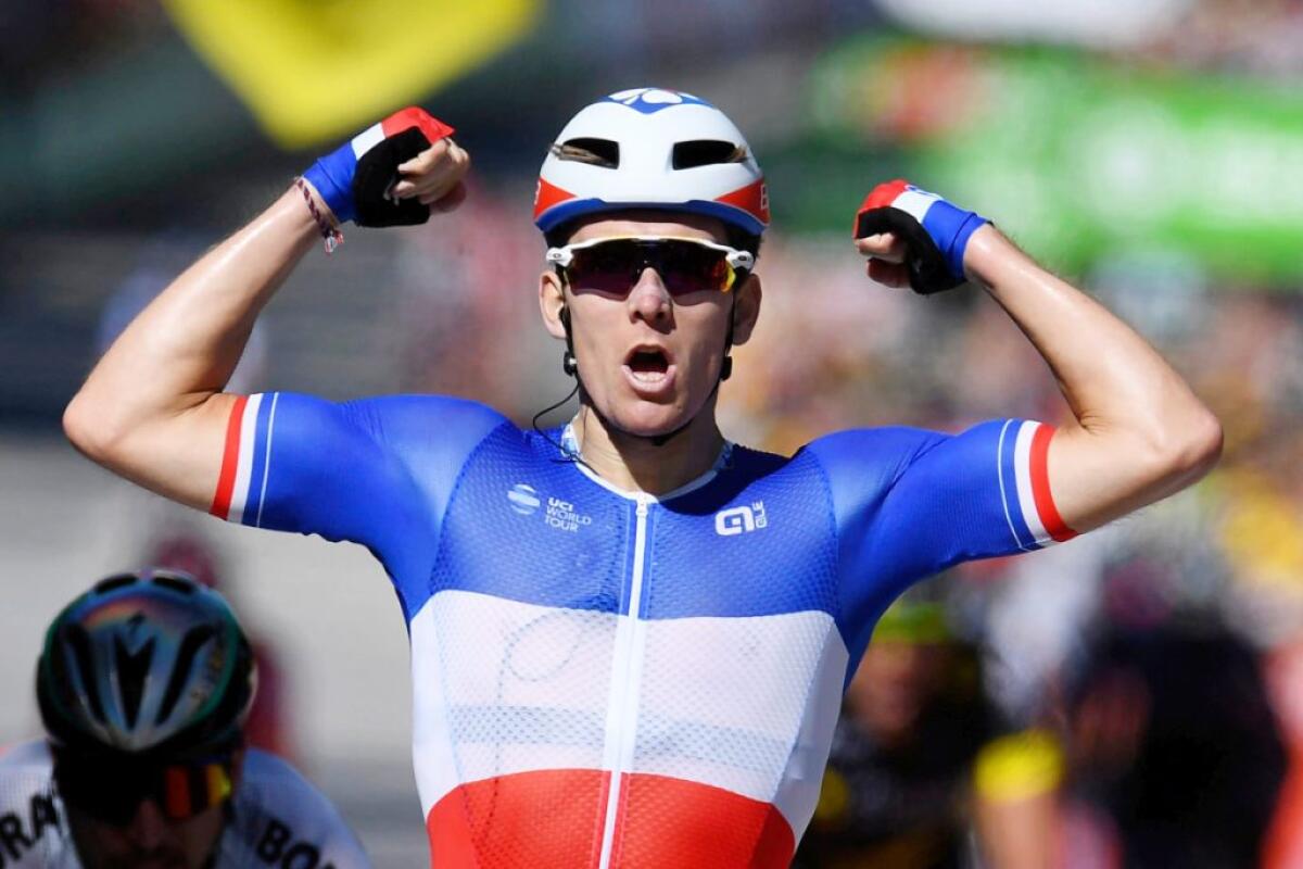 Demare vince a Messina, Lopez resta in rosa al Giro - 