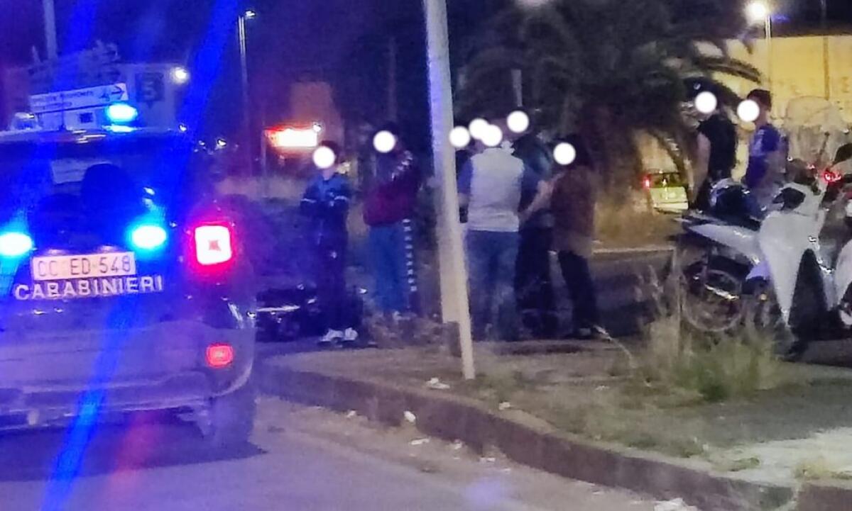 Impatto stradale in via Venezia, ci sono feriti: scontro tra auto e moto - Lo scontro in via Venezia