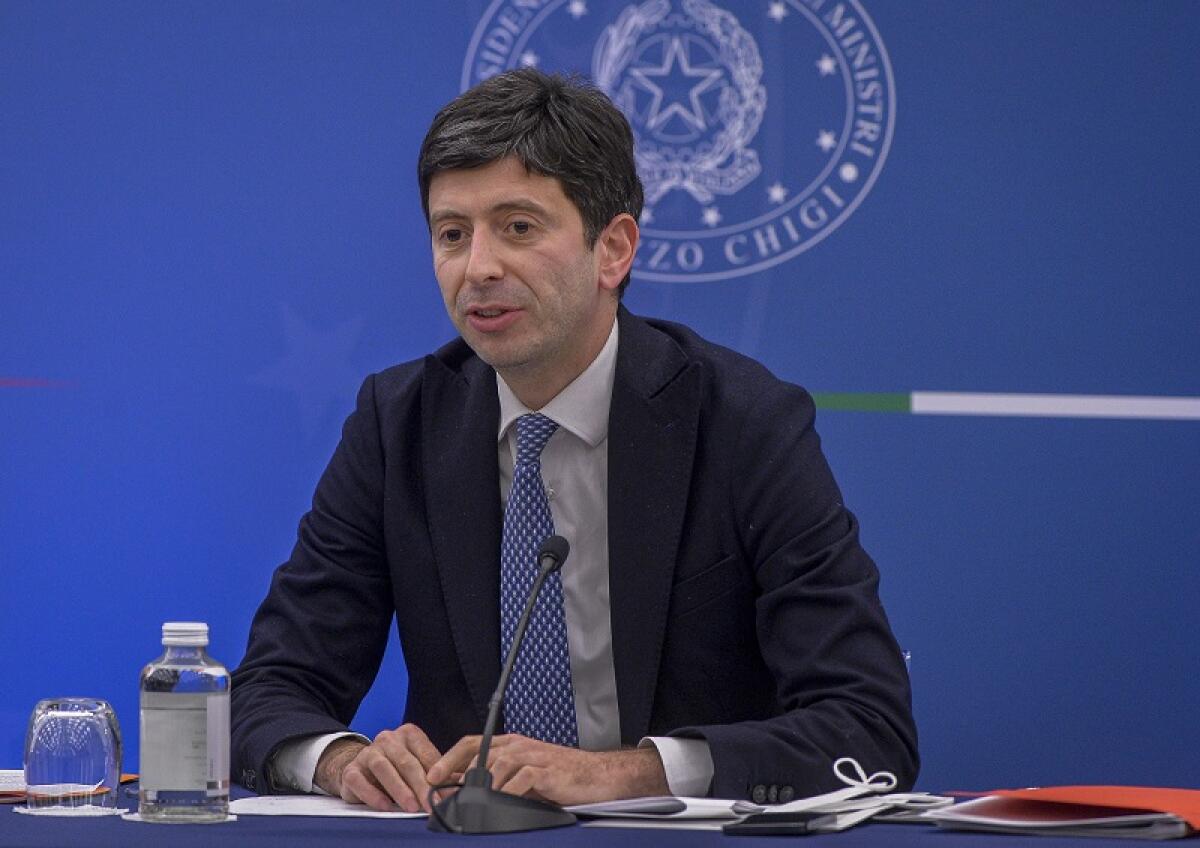 Speranza “Sulle mascherine a scuola rispettiamo norma vigente” - 