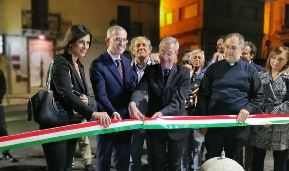 Falcone: "Porto? A buon punto, Greco equilibrato e Sammito grande candidato" - Il taglio del nastro in viale Mediterraneo