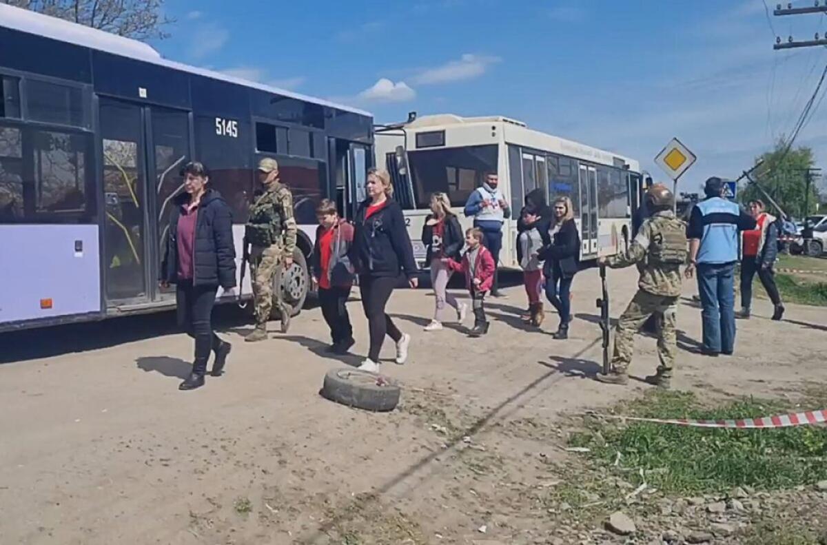Continuano i bombardamenti, si attende nuova evacuazione da Mariupol - 