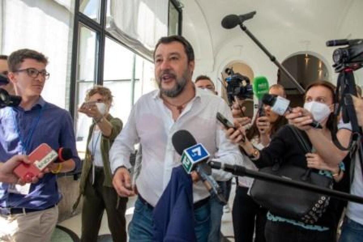 Lega, Salvini “Se volete far politica senza attacchi fate tessera Pd” - 