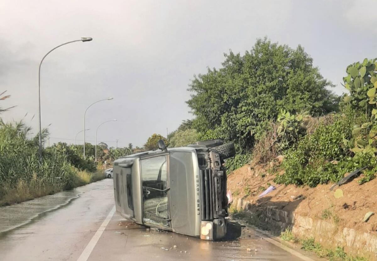 Schianto sulla Gela-Manfria, suv ribaltato: ci sono feriti - 