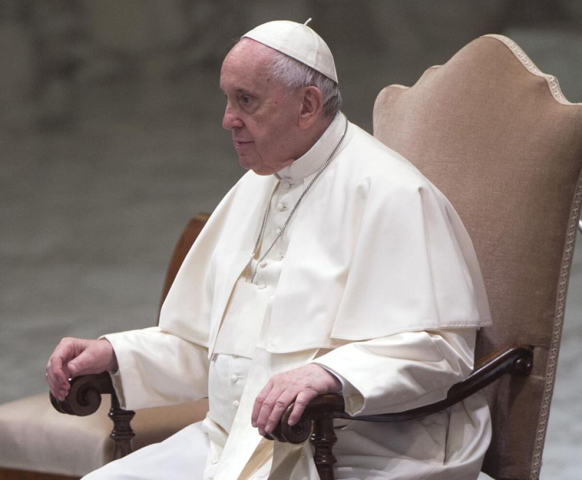Papa Francesco “Nuovi santi ispirino soluzioni di pace” -