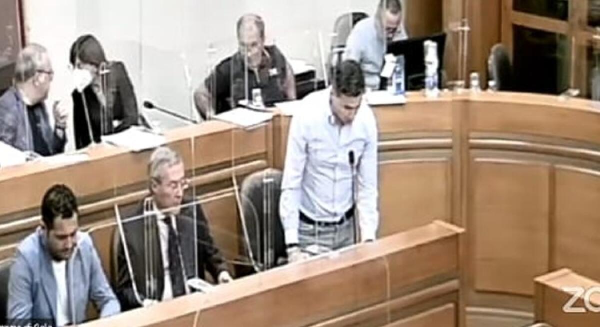 Pef e Tari, c'è ancora tempo: amministrazione ritira gli atti, proteste dell'opposizione - Malluzzo è intervenuto in aula consiliare