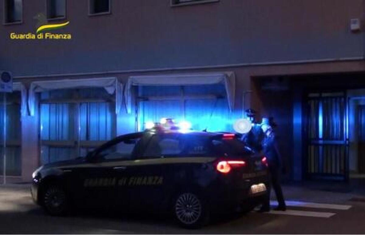 Furti ed estorsioni, ancora l'ombra mafiosa: blitz finanza in diverse province - 