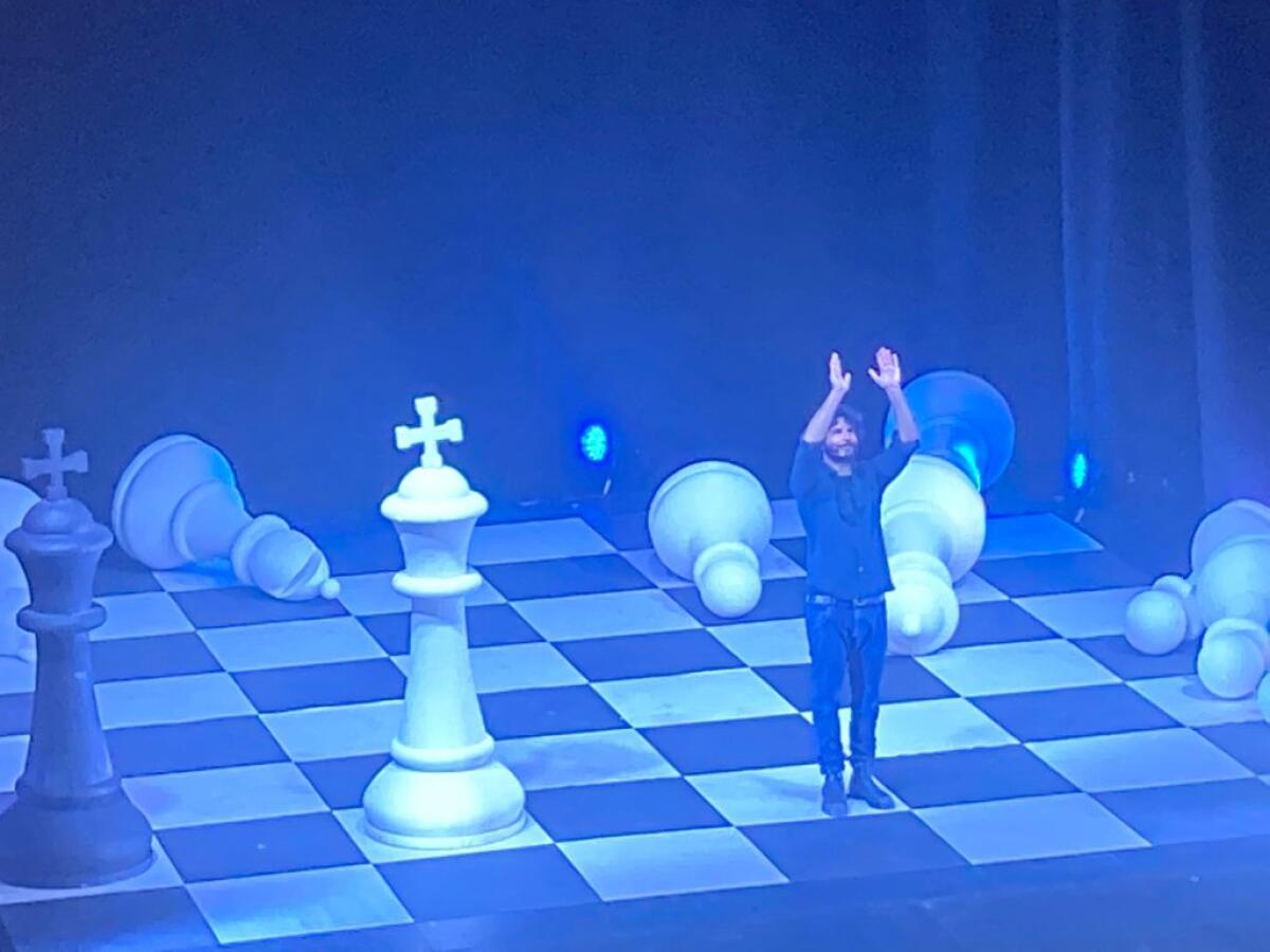 Bocci sul palco dell'Eschilo: "Non c'è curva dove non si possa superare" - 