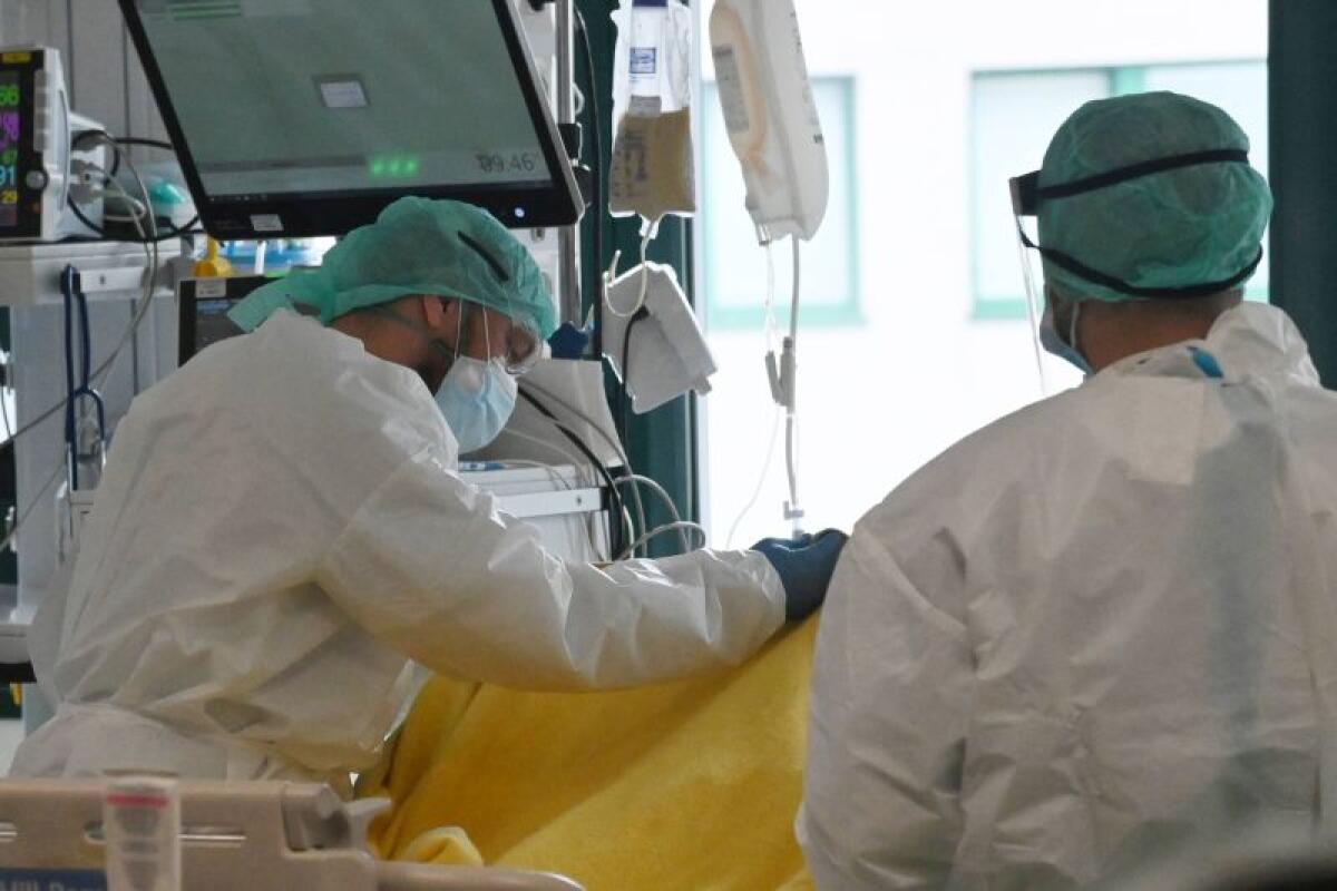 Covid, indice Rt stabile e occupazione intensive e ricoveri in calo - 