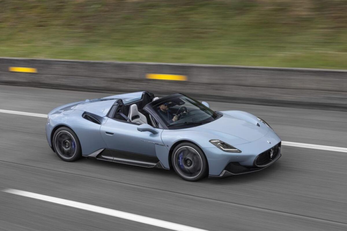 Nuova MC20 Cielo, la super sportiva Maserati diventa spyder - 