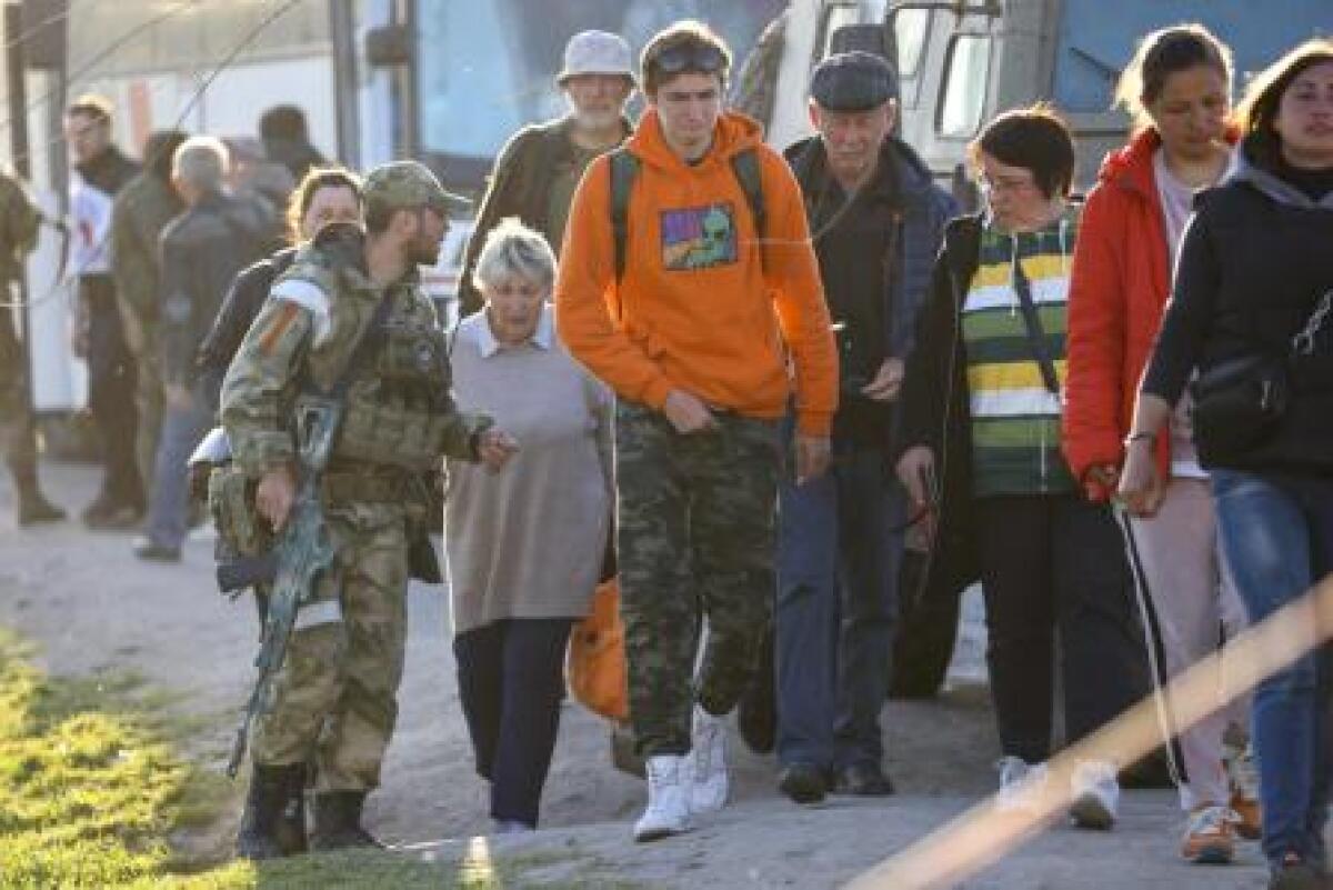 Ucraina, civili evacuati: completa prima fase missione Azovstal - 