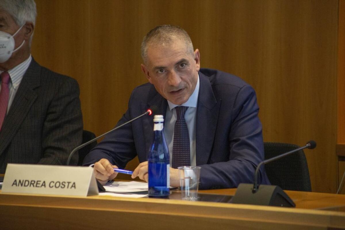 Costa “Rivedere l’obbligo delle mascherine a scuola” - 