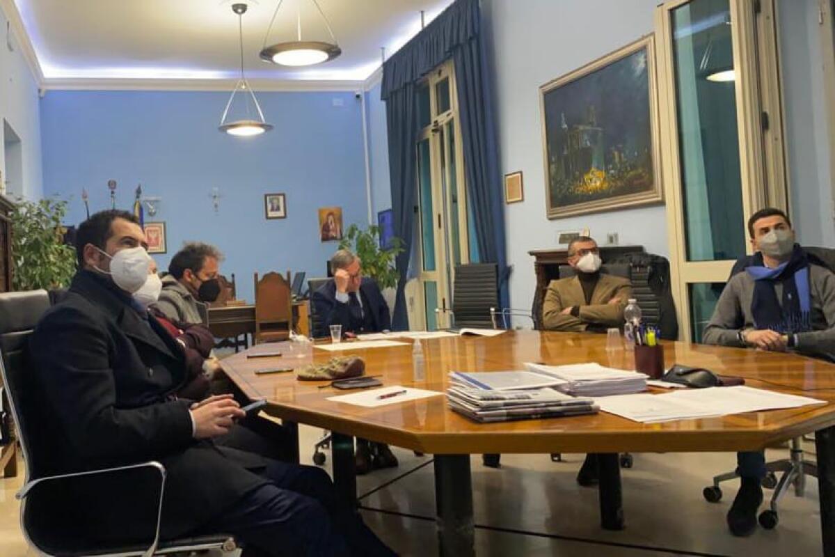 "Casciana e Grisanti si vergognino", assessori con Greco: "Millantano meriti che non hanno" - Il sindaco e alcuni assessori