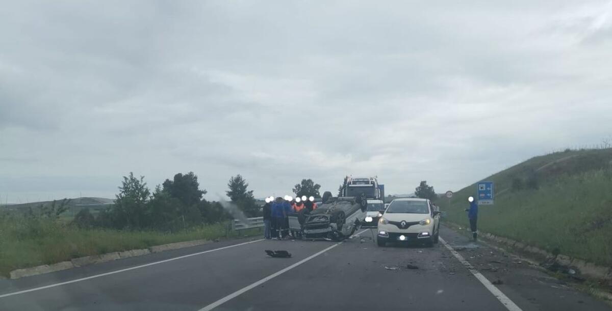 Auto ribaltata sulla 626, un ferito a seguito dello schianto - L'incidente sulla 626