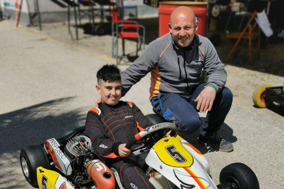 Campionato regionale Kart, Matteo Bagnato domina a Villarosa: "Sono felicissimo" - Nella foto in alto: Matteo Bagnato e il preparatore Dino Castorina.