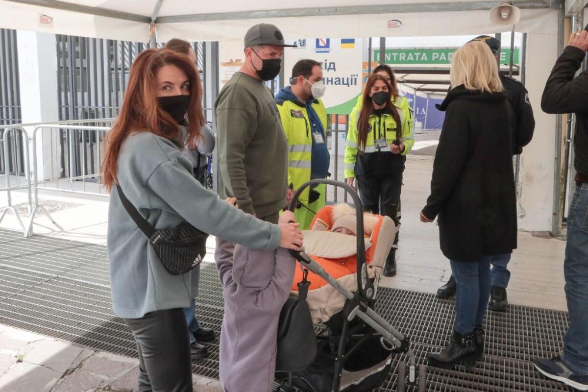 Covid, 23.042 i nuovi positivi, 84 le vittime, calano i ricoveri - 