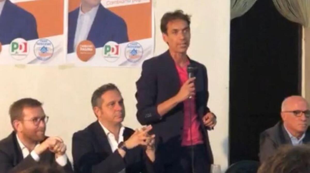 "Timpazzo vergogna Musumeci", Di Cristina con Provenzano: "Etica contro questione morale" - Di Cristina e Provenzano durante l'iniziativa politica a Niscemi