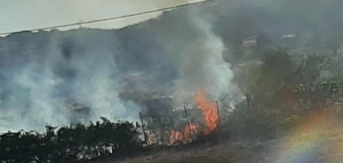 Fiamme sulla Gela-Manfria, il fuoco in una vasta area vicina alle frazioni balneari - Le fiamme si sono sviluppate rapidamente