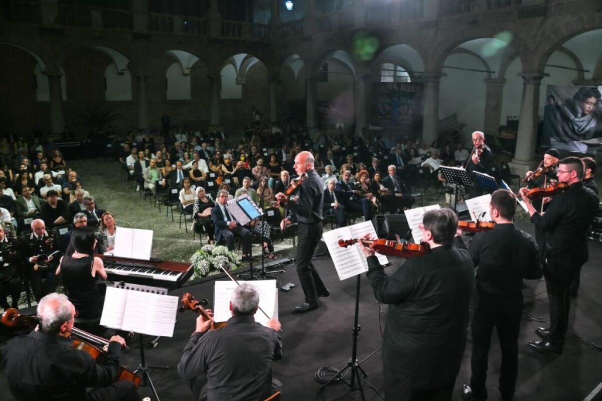 Standing ovation per Massimo Quarta e Marco Betta al Palazzo Reale di Palermo - 