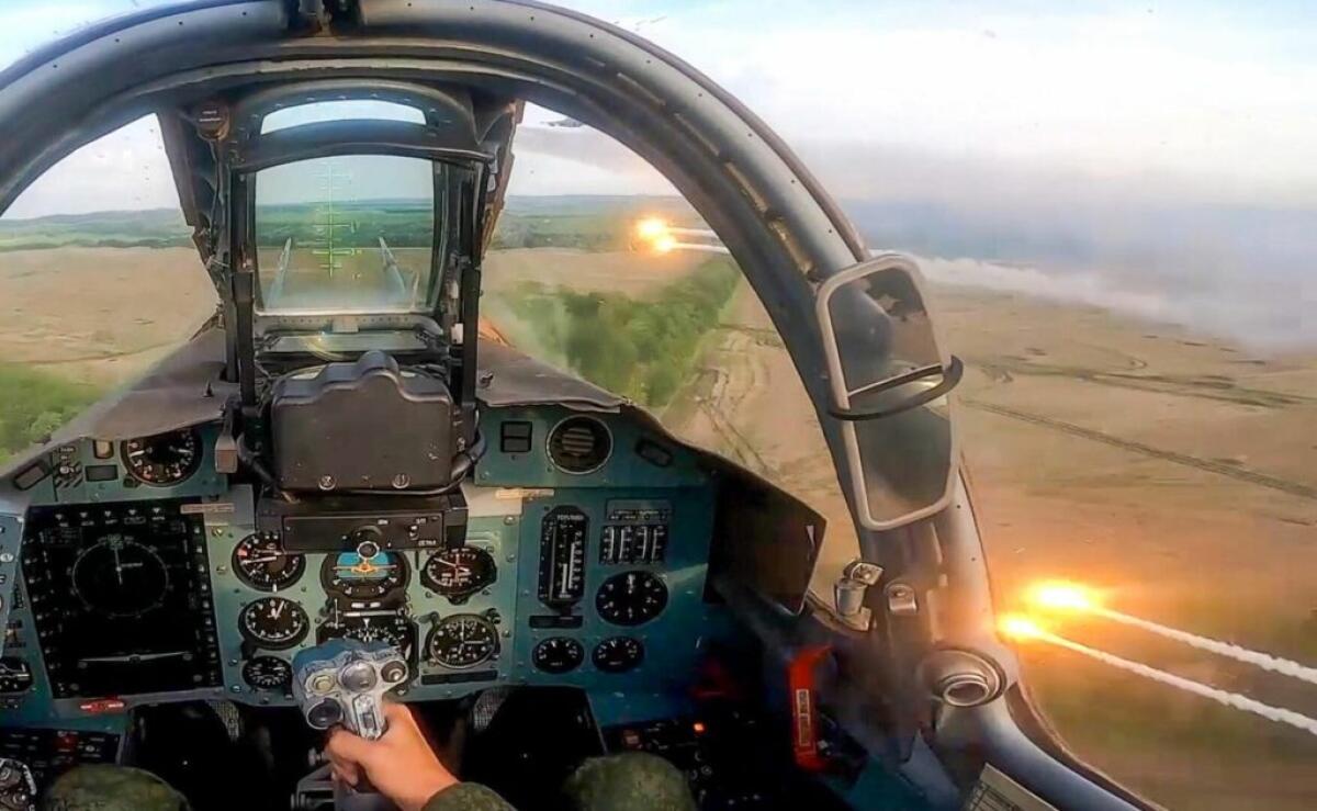 Bombardamenti senza fine in Ucraina, nuovi passi di avvicinamento a Unione Europea - 