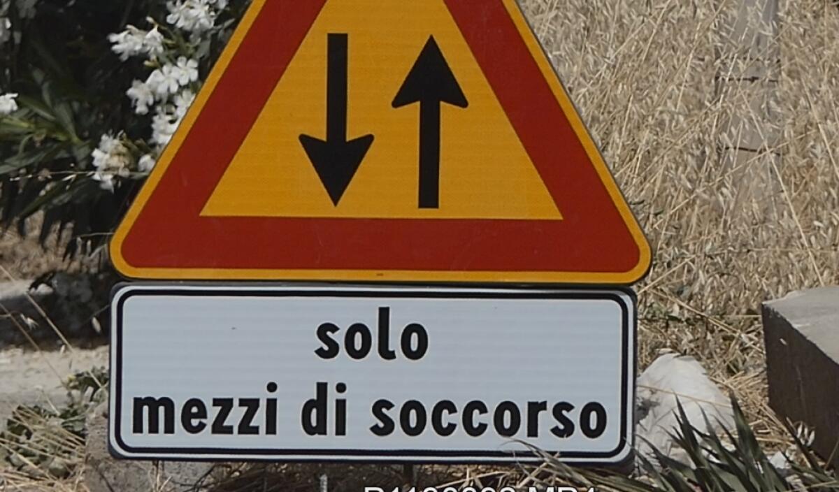 Permesso di transito ai soccorsi in viale Mattei, ma restano i disagi - 