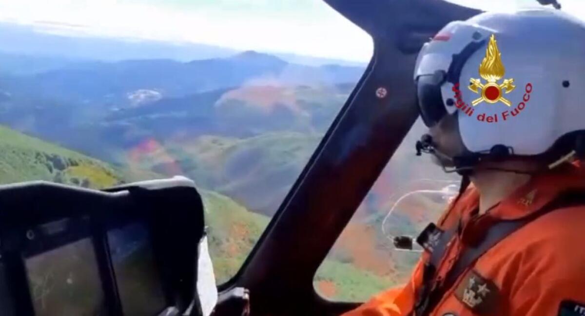 Elicottero disperso, Areonautica “Trovato tutto quanto bruciato” - 