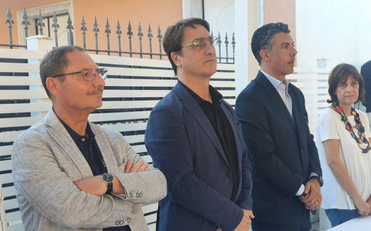 Pezzi della sinistra locale e società civile con Fava, "centrosinistra per il dopo Musumeci" - Fava (al centro), Cafà, Donegani e Carfì