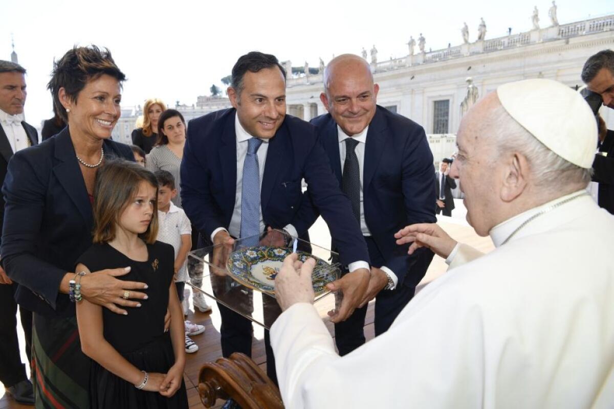 Usura e sovraindebitamento, Legge3.it ricevuta dal Papa - 