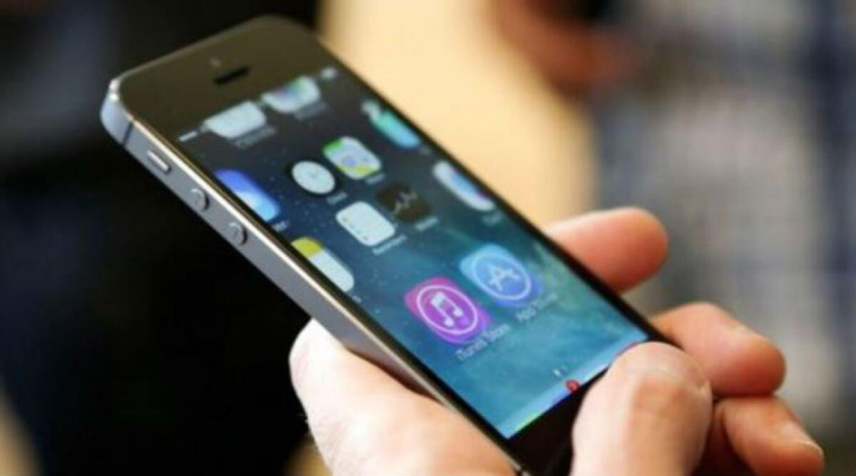 Un telefono rubato consegnato ai parenti in città, atti passano ai giudici di Novara - 