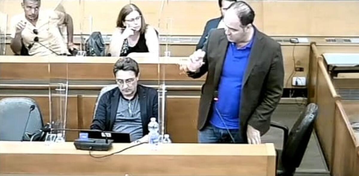 Pef e Tari, ultima chiamata per i pro-Greco: mercoledì in aula in cerca dei numeri - 