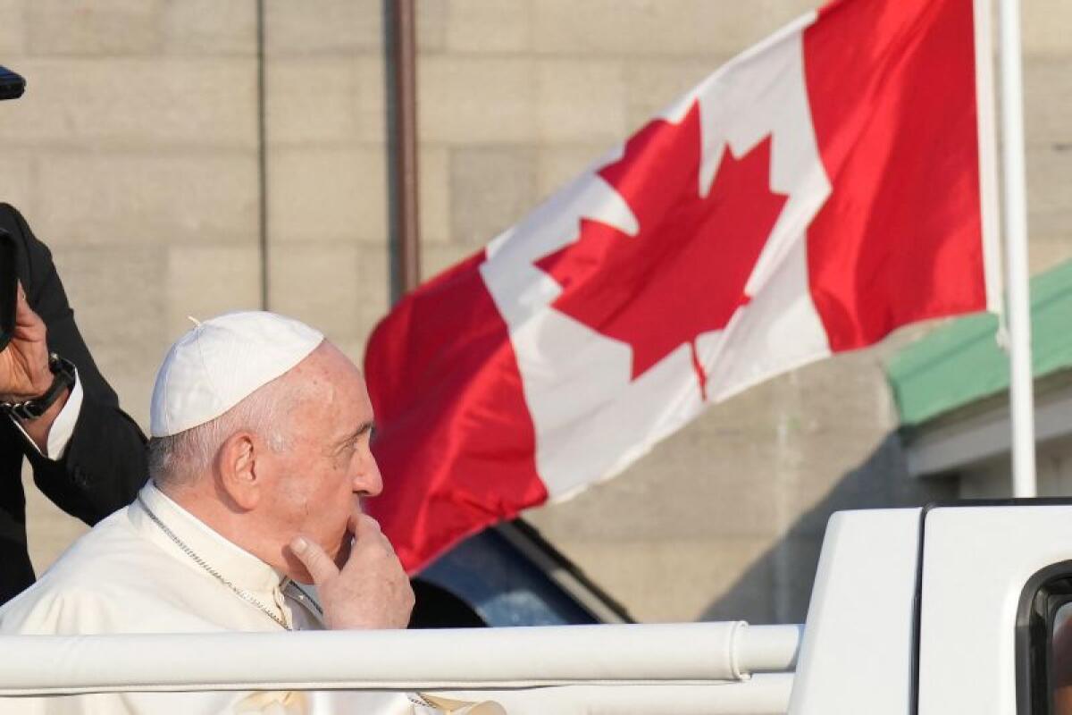 Il Papa rientra dal Canada “Avanti verso riconciliazione e verità” - 
