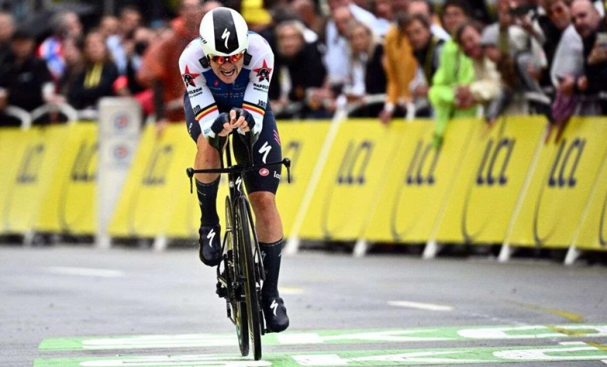 Lampaert si prende crono e prima maglia gialla al Tour - 