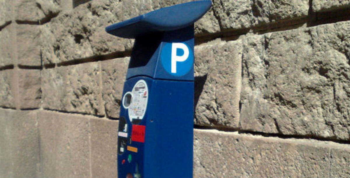 Strisce blu, presunte irregolarità per l'affidamento a "Blue Line": aperto giudizio - 