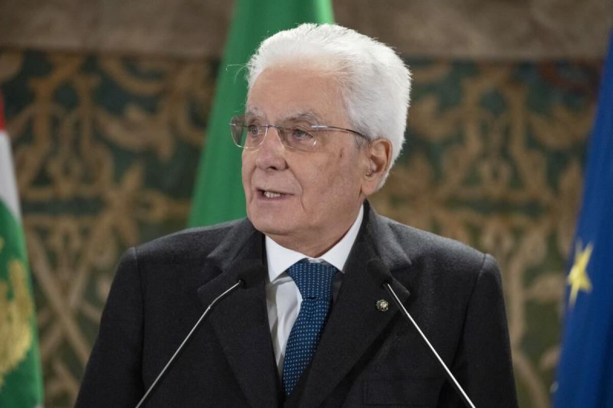 Mattarella non accoglie dimissioni Draghi e lo rinvia al Parlamento -