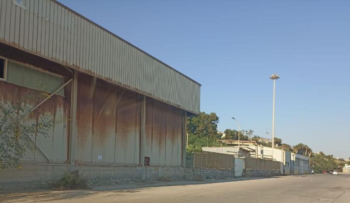 Porto rifugio, capannone sotto sequestro: verifiche previste anche all'interno - La struttura posta sotto sequestro