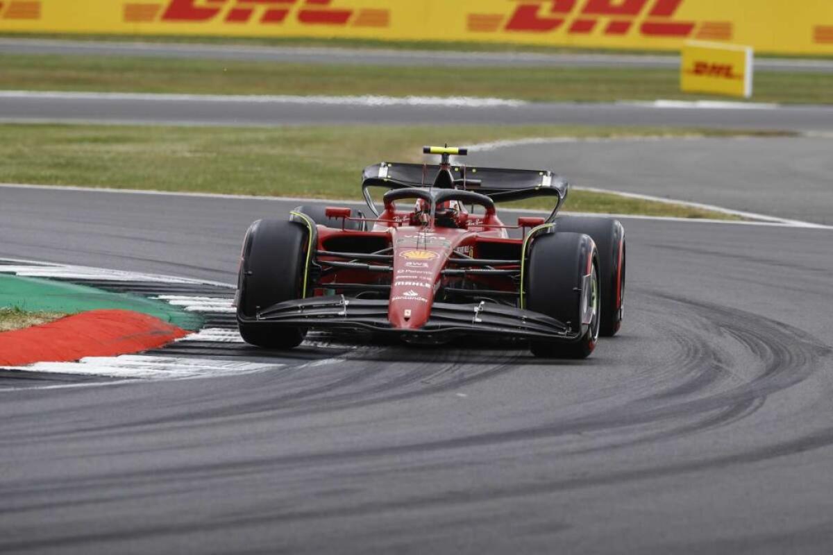 Pole di Sainz a Silverstone su Verstappen e Leclerc -