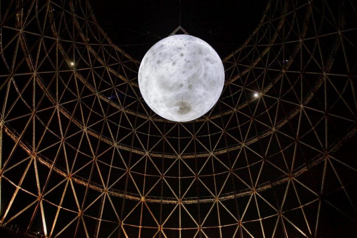 Videocittà 2022, Luna Somnium illumina il Gazometro di Roma - 