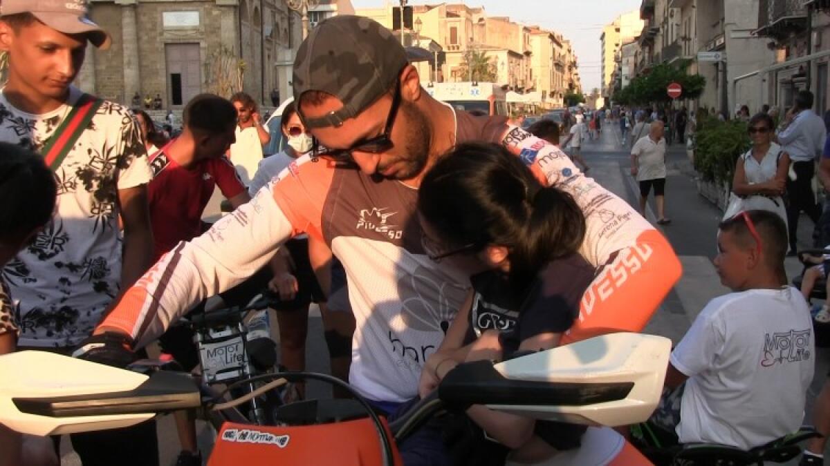 "Mettiamoci in moto", in sella per azzerare le diversità - L'iniziativa in piazza Umberto