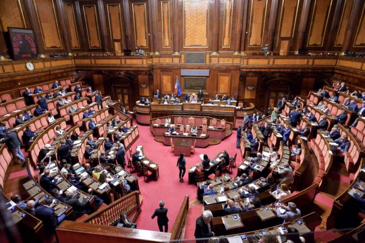Accordo Casellati-Fico: le comunicazioni di Draghi e il voto di fiducia prima in Senato - 